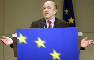 «Χρονοβόρα» διαδικασία η άρση της κοινοτικής επιτήρησης για το έλλειμμα