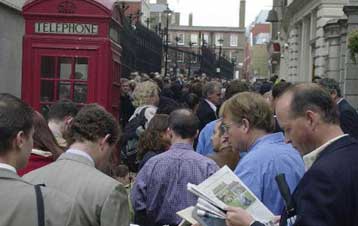 Σύνταξη στα 63 θέλουν οι Βρετανοί, αλλά τα Ταμεία δεν μπορούν να ανταποκριθούν