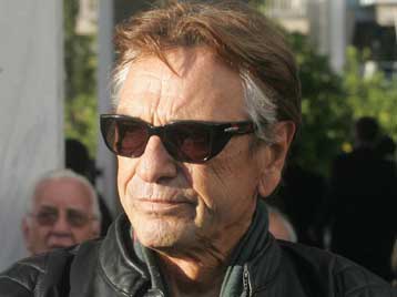 Στην τελευταία του κατοικία αναπαύεται ο Νίκος Κούρκουλος