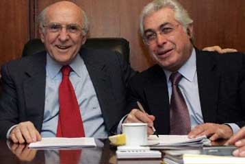 Υπογραφή σύμβασης για έργα σε μικρά νησιά του Αιγαίου και του Ιονίου