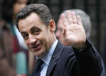 Νίκη με σημαντική διαφορά έναντι της Ρουαγιάλ δίνει στον Σαρκοζί νέα δημοσκόπηση