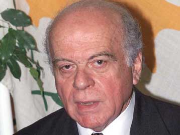 Μεγάλα κοιτάσματα πετρελαίου υπάρχουν στην Κύπρο, λέει πρώην υπουργός Εμπορίου