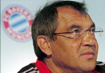 Η Μπάγερν απέλυσε τον Μάγκατ και προσέλαβε ξανά τον Χίτσφελντ