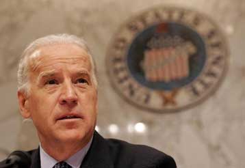 Υποψήφιος για το χρίσμα των Δημοκρατικών και ο γερουσιαστής Τζόζεφ Μπίντεν