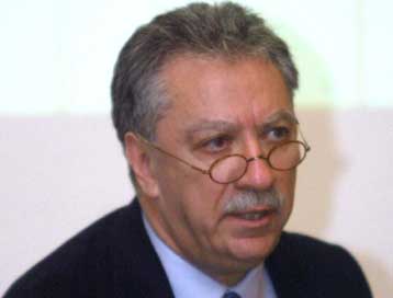 Ασφαλείς οι εργαζομένοι ανεξαρτήτως των σχεδίων της Πειραιώς, διαβεβαιώνει ο M.Σάλλας