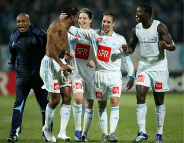 Με φόρα η Λανς στην τετράδα, η Μαρσέιγ απέκλεισε την Λιόν