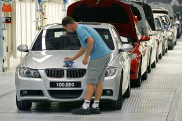 Αντιδράσεις προκαλεί η πρόταση της Κομισιόν για πιο «καθαρά» αυτοκίνητα