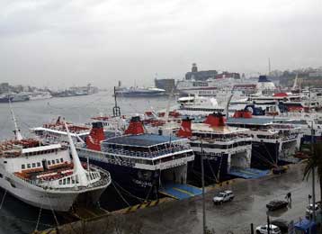 «Ναυάγιο» στο διαγωνισμό για την ακτοπλοϊκή κάλυψη των άγονων γραμμών του Αιγαίου