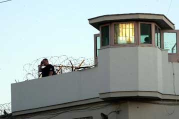 Έρευνα της εισαγγελίας Αθηνών και Χανίων για παράνομη αποφυλάκιση