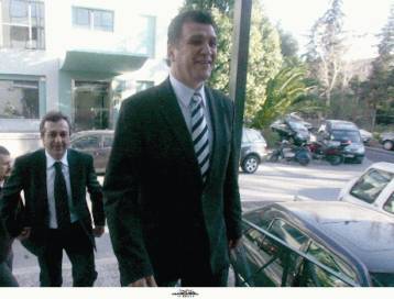 Αλλαγές στην ΚΕΔ πρότεινε η Σούπερ Λίγκα, που δεν έκανε τη χάρη στον Ρεχάγκελ