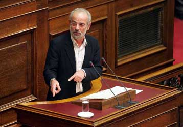 Απόσυρση-διαμαρτυρία Αλαβάνου της ερώτησης του ΣΥΝ για το άρθρο 16