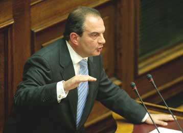 Ολοκληρώνεται την Κυριακή η συζήτηση επί της πρότασης μομφής κατά της κυβέρνησης