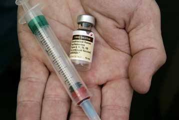 Εξετάζεται η δωρεάν χορήγηση του εμβολίου για τον καρκίνο της μήτρας σε νεαρά κορίτσια