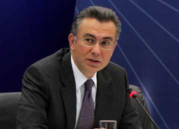 Συνέχεια στην πολιτική αντιπαράθεση για την πρόταση μομφής