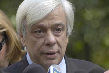 Στο τέλος της θητείας οι εκλογές, τονίζει και ο υπουργός Εσωτερικών