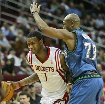 Mε 32 πόντους ΜακΓκρέιντι και έξι λεπτά Σπανούλη οι Ρόκετς 105-77 τους Τίμπεργουλφς