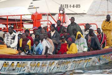 Αρνείται η Μαυριτανία να δεχθεί σκάφος με 500 λαθρομετανάστες