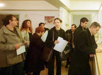 Να διασφαλισθούν οι εργαζόμενοι σε «Εγνατία Ασφαλιστική» και «Le Monde» ζητεί η ΓΣΕΕ