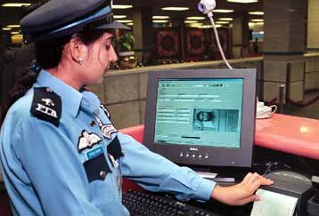 Επίθεση καμικάζι στο διεθνές αεροδρόμιο του Ισλαμαμπάντ