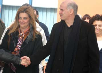 Εξιτήριο από το Αττικό Νοσοκομείο πήρε την Τετάρτη το ζεύγος Παπανδρέου