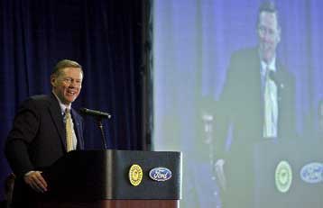 Σε πλειστηριασμό η Aston Martin με απόφαση της αυτοκινητοβιομηχανίας Ford