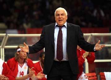 «Φρένο» στα σενάρια απομάκρυνσης του Πίνι Γκέρσον επιχειρεί να βάλει ο Ολυμπιακός