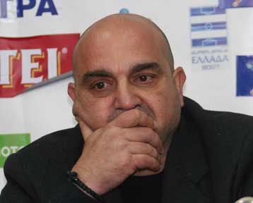 Ο Γιώργος Χατζάρας παραιτήθηκε από την τεχνική ηγεσία του Αιγάλεω