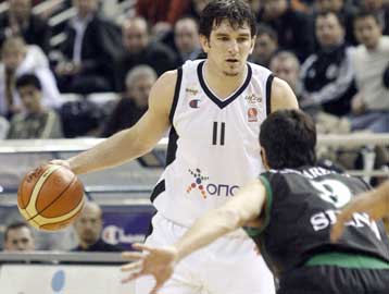 Ο Ντζάι εντυπωσίασε τον Καλαφατάκη, διάστρεμμα ο Κογιαντίνοβιτς, απαρτία στο Μαρούσι