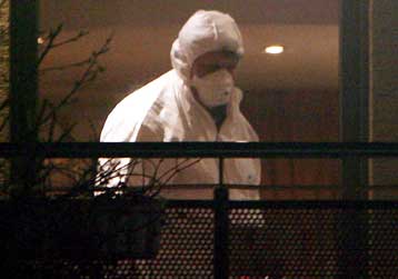 Νεκρή 55χρονη, την οποία βασάνιζαν μαζί με την κόρη της οι γείτονές τους