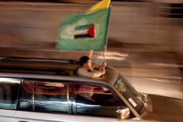 Πανηγυρισμοί στη Γάζα, επιφυλακτική η Δύση για τη συμφωνία Χαμάς – Φατάχ