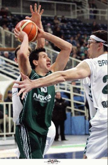 Στο τέλος της σεζόν παραπέμπει ο Διαμαντίδης τα περί ανανέωσης με το «τριφύλλι»