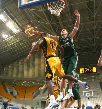 Πάρτι έκαναν Παναθηναϊκός, Ολυμπιάδα-Νίκες Αρη χωρίς θεατές και Ολυμπιακού με Sofo