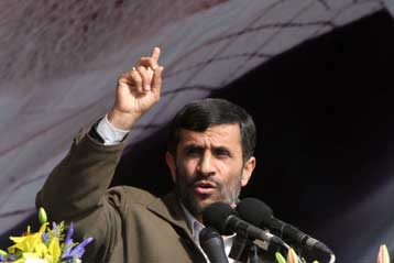 Επίδειξη πυγμής από το Ιράν στην 28η επέτειο της Ισλαμικής Επανάστασης