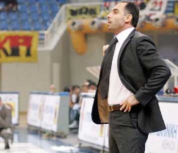 Ο Κακιούσης παραιτήθηκε από την τεχνική ηγεσία του Αμαρουσίου