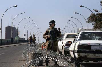 Η ιρανική ηγεσία στέλνει βόμβες στο Ιράκ, υποστηρίζουν ανοιχτά οι ΗΠΑ