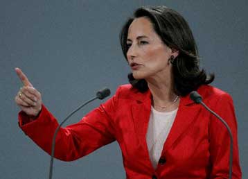 Το προεκλογικό της μανιφέστο για «μία Γαλλία ενωμένη» παρουσίασε η Ρουαγιάλ