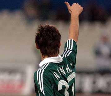 Ο Σωτήρης Νίνης στην πρώτη σελίδα της UEFA