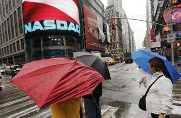 Απώλειες τη Δευτέρα σε ευρωπαϊκά χρηματιστήρια και Γουόλ Στριτ