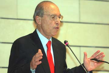 Κριτική στη διακυβέρνηση της ΝΔ από τον Κώστα Σημίτη