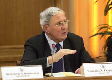 Για προκλητικές συνταγές κατηγορεί την ΤτΕ η ΓΣΕΕ – Έντονη αντίδραση Αριστεράς