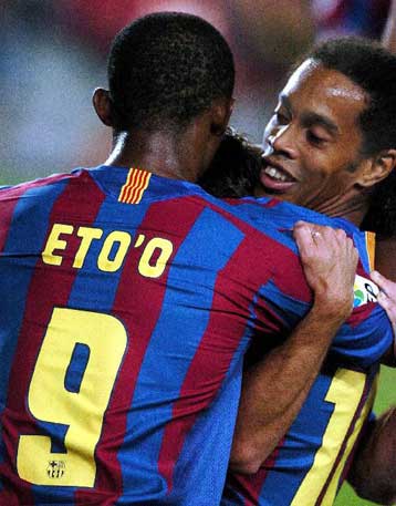 Ο Ετό συνεχίζει να αναστατώνει τη Μπάρτσα με στόχο πλέον τον Ροναλντίνιο