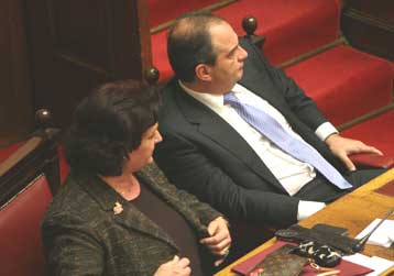 Επίθεση Καραμανλή κατά ΠΑΣΟΚ για τη «φυγή» από τη συζήτηση του άρθρου 16