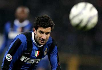 Οριστικά στην Αλ Ιτιχάντ κλείνει την την καριέρα του ο Φίγκο