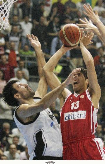 Ο Ολυμπιακός έκανε Πάρτι(ζαν) στη «Χάλα Πιονίρ» με 92-84