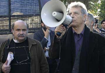 «Θέλουν να μας ρίξουν την ευθύνη για τις διαδηλώσεις» καταγγέλλουν οι πανεπιστημιακοί