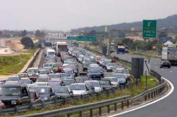 Με βροχερό καιρό η έξοδος των εκδρομέων για το τριήμερο της Καθαράς Δευτέρας