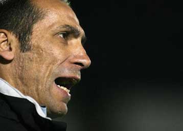 «Έκρηξη» Δώνη για την κριτική που δέχεται από μερίδα οπαδών της Λάρισας