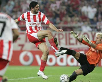 Ο Κωνσταντίνου αισιοδοξεί ότι θα γλιτώσει την επέμβαση μέσω θεραπείας