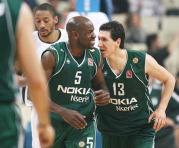 Ο Παναθηναϊκός «σκόρπισε» την Εφές, στο τέλος κατέρρευσε ο Αρης