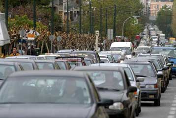 «Φρακάρισμα» και αύξηση ρύπανσης στις μεγάλες πόλεις φέρουν τα 2,5 εκατ. νέα ΙΧ